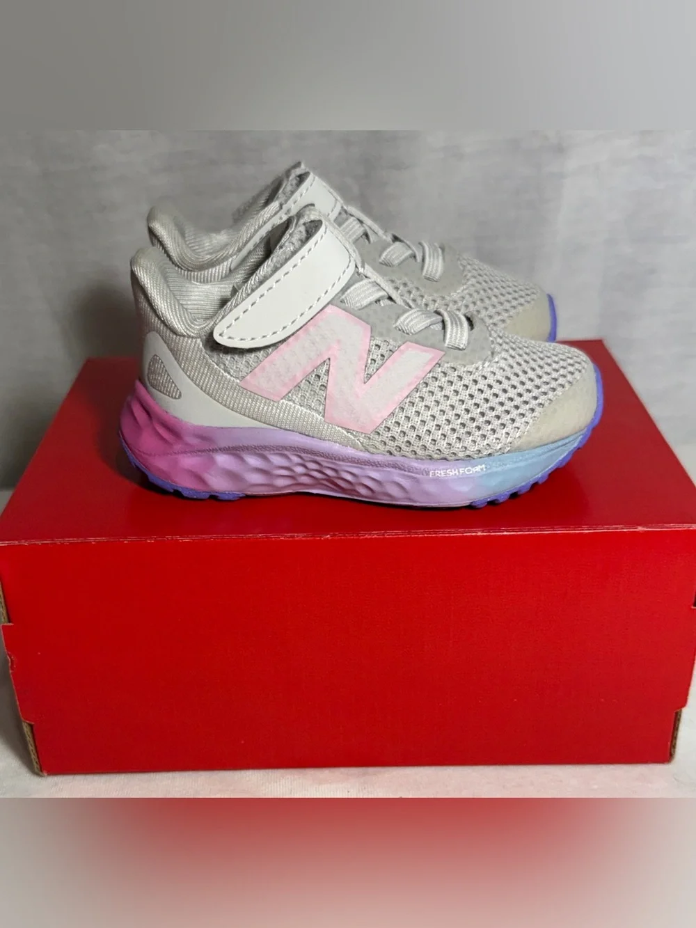 NIB New Balance Arishi v4 Bungee Lace toddler Girls shoes Kids Size 3 Grey Pink
